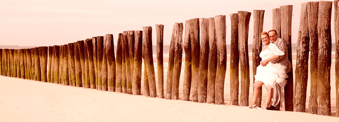 PANORAMIQUE PIEUX DE LA PLAGE DE BLERIOT AVEC LES MARIES A DROITE VIRAGE EN SEPIA DORE