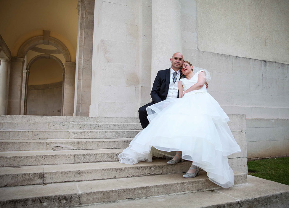 MARIE ASSIS SUR LES MARCHES DU MAUSOLET