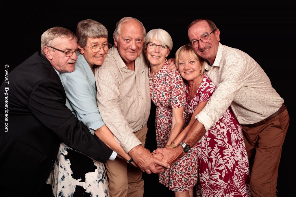 photo de famille lors d'un mariage vis en artois